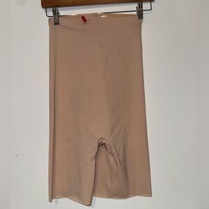 Tan Mid Thigh Shape shorts